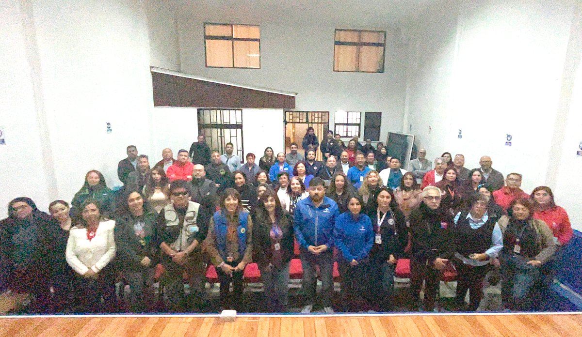 AnefAfta's tweet photo. Asamblea Anef│Estado de Alerta

Desde la @SubseHacienda aseguraron que DFL 43, que no menciona a región #Antofagasta como zona extrema, no afectará los sueldos de quienes trabajan en el Estado. Anef regional en estado de alerta hasta obtener por escrito esta aclaración. https://t.co/ir080dLBVS