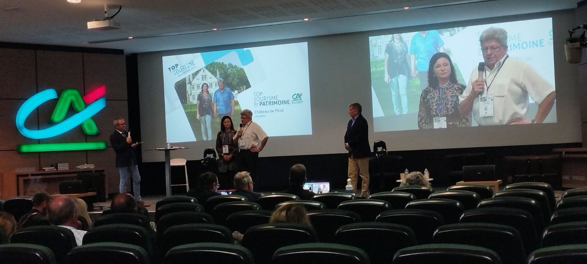 OTChatellerault's tweet image. #vienne86 
Bravo à Alla et Christian Hureau, propriétaires du château de Picol à #Lencloitre, lauréats ce soir du Top #Tourisme et #Patrimoine 2023 🏆

Le château, meublé de tourisme 3 étoiles, abrite des #chambresdhotes et accueille des #réceptions
