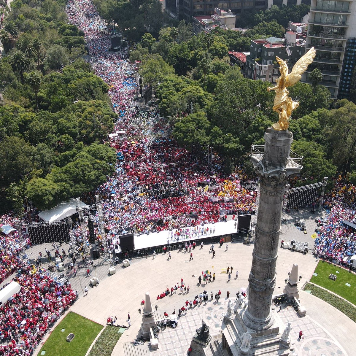 ResistenciaCMx's tweet photo. Por instrucción del INE, eliminaremos la siguiente publicación 👇🏻

"Que se oiga fuerte y claro: ¡aquí está la oposición! 

Vamos a abrir las puertas de Palacio Nacional para todas y todos los mexicanos"

#XóchitlVa
#LaVictoriaEsNuextra https://t.co/4w04WzX0hv