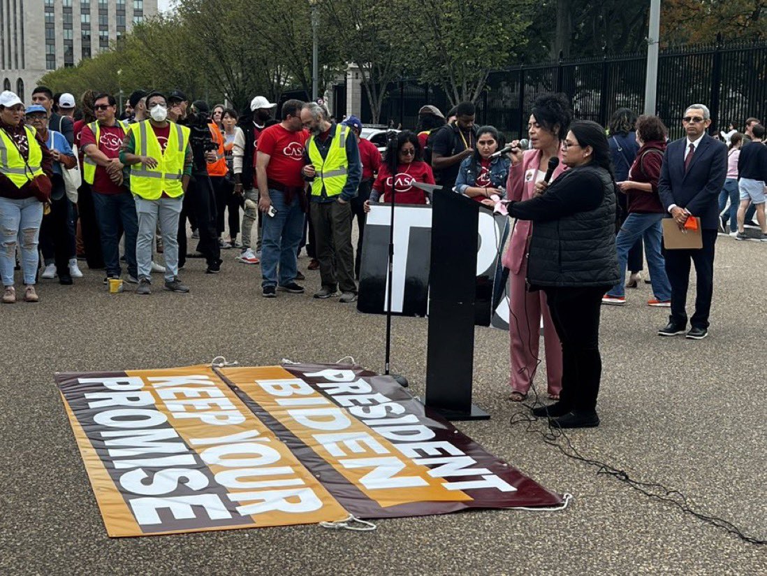 CHIRLA member Ursula from Guatemala explains why she fights to #UpdateTheRegistry! 

“If it hadn’t been for CHIRLA, my family would’ve been separated, &amp; my husband &amp; son would’ve returned to a certain death. That’s the reality for many &amp; why we migrate. #BidenKeepYourPromise!”
