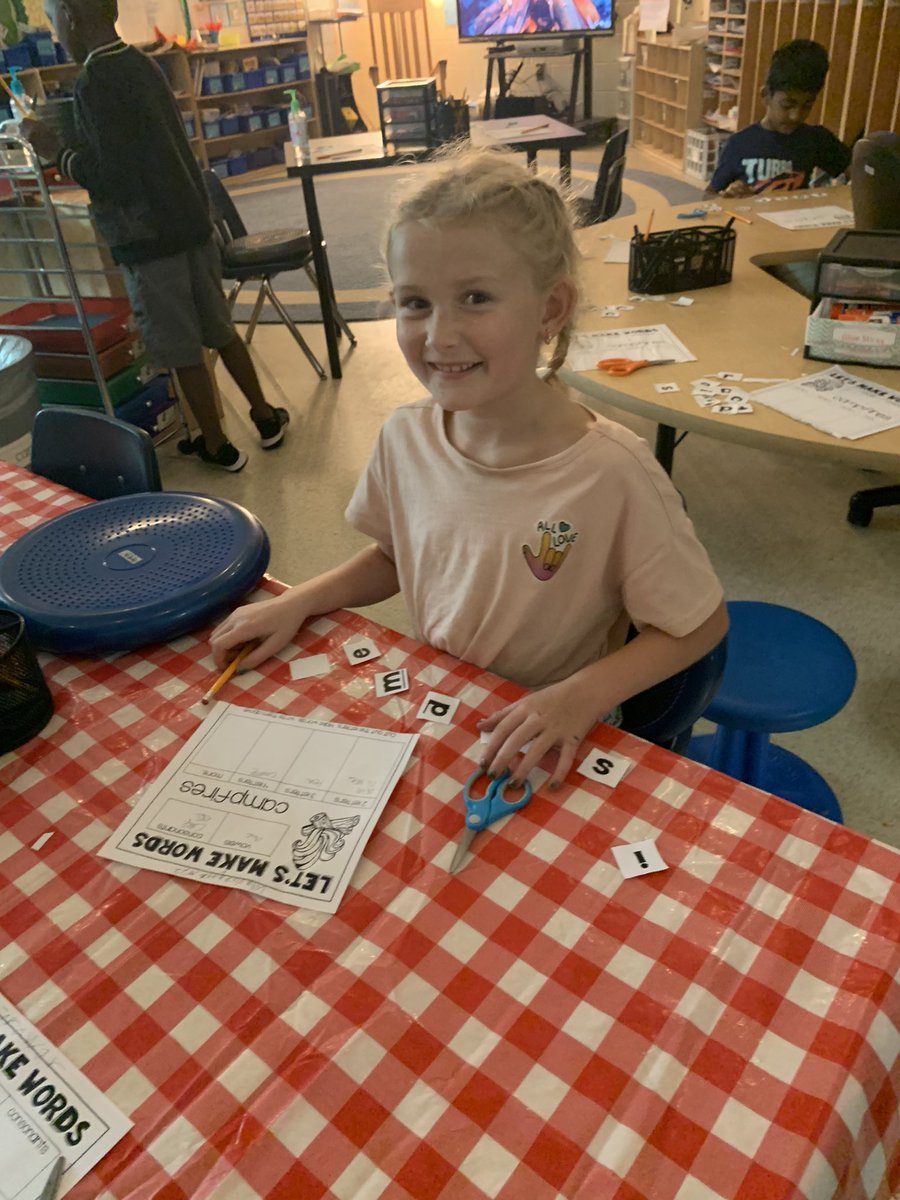 MrsBly_MECC's tweet image. Camping is so much fun, especially when you do it in your classroom! 📚🏕️#campreadalot @MasonSchools