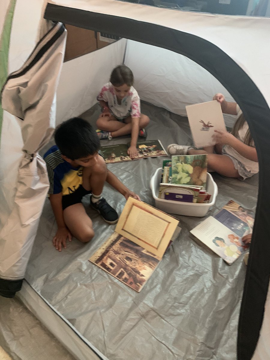 MrsBly_MECC's tweet image. Camping is so much fun, especially when you do it in your classroom! 📚🏕️#campreadalot @MasonSchools