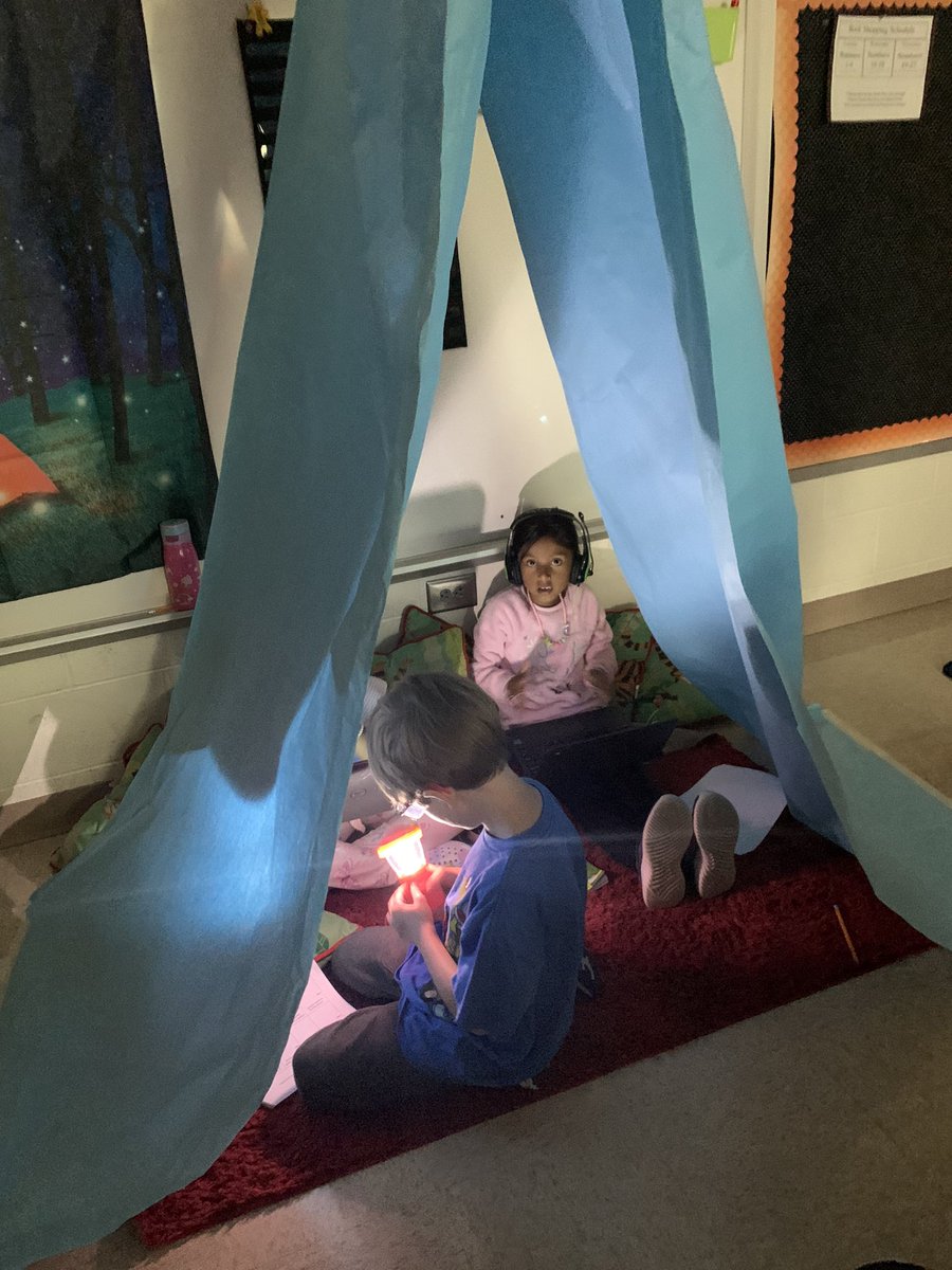 MrsBly_MECC's tweet image. Camping is so much fun, especially when you do it in your classroom! 📚🏕️#campreadalot @MasonSchools