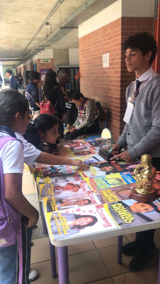 Educacionbogota's tweet photo. 📻📡Con la participación de 28 Instituciones educativas de la localidad de Suba, se dió inicio a la #Radiaton "Comunicando desde la escuela", un espacio para resaltar las capacidades y habilidades de las/los estudiantes en los medios de comunicación. https://t.co/elY6yvfBgR