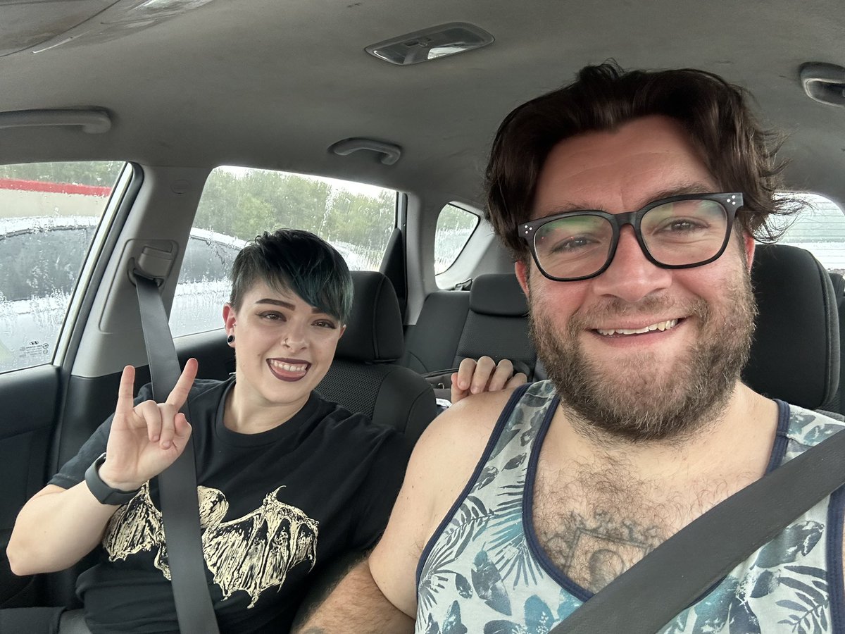RhodriOtis's tweet photo. Had a great time at #HHN32 with my love! Loved all the houses and even went on a ride and got no motion sickness!

Ran into @BellularGaming too, which was absolutely wild! 

Till next year, Universal! https://t.co/xReALyFbBg