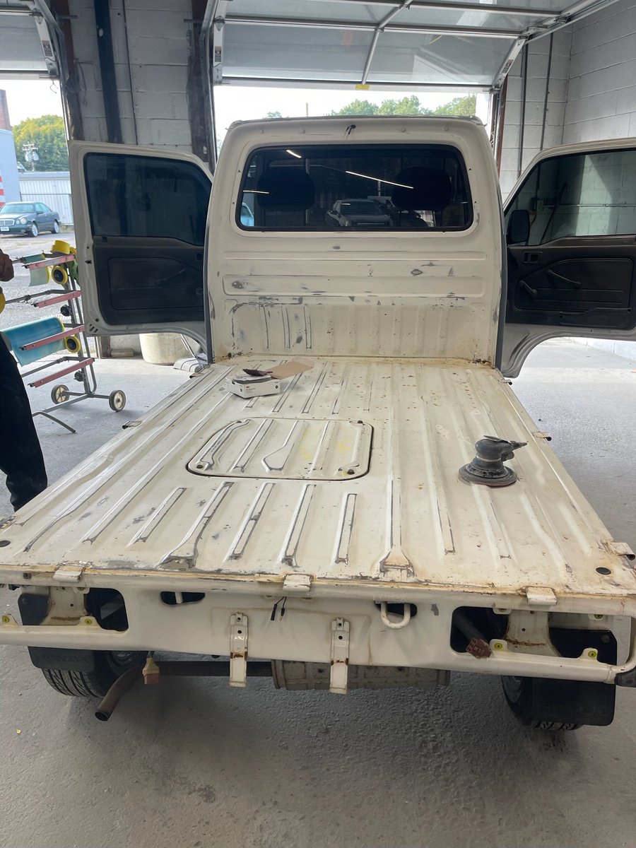 JTJ_rides_Clean's tweet photo. Mini truck body work done, sanded, primer,  and rhino liner bed spray is done!  

Off to paint! 
#honda #acty #660cc #kei #keitrucks https://t.co/kPNDfVJ5Jf