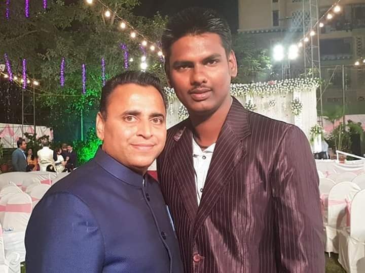 RahulKewatHindu's tweet photo. मेरे गुरू व भारतीय जनता पार्टी वरिष्ठ नेता आदरणीय श्री सुनील देवधर जी को जन्म दिवस की कोटि-कोटि बधाई और शुभकामनाएं माता जगदंबा आपको दीर्घायु बनाए प्रभु श्री राम के चरणों में यही विनती जय श्री राम💐🎂
@Sunil_Deodhar @ShravanJhaji @narendramodi @AmitShah @myogiadityanath https://t.co/L29WAU5QFC