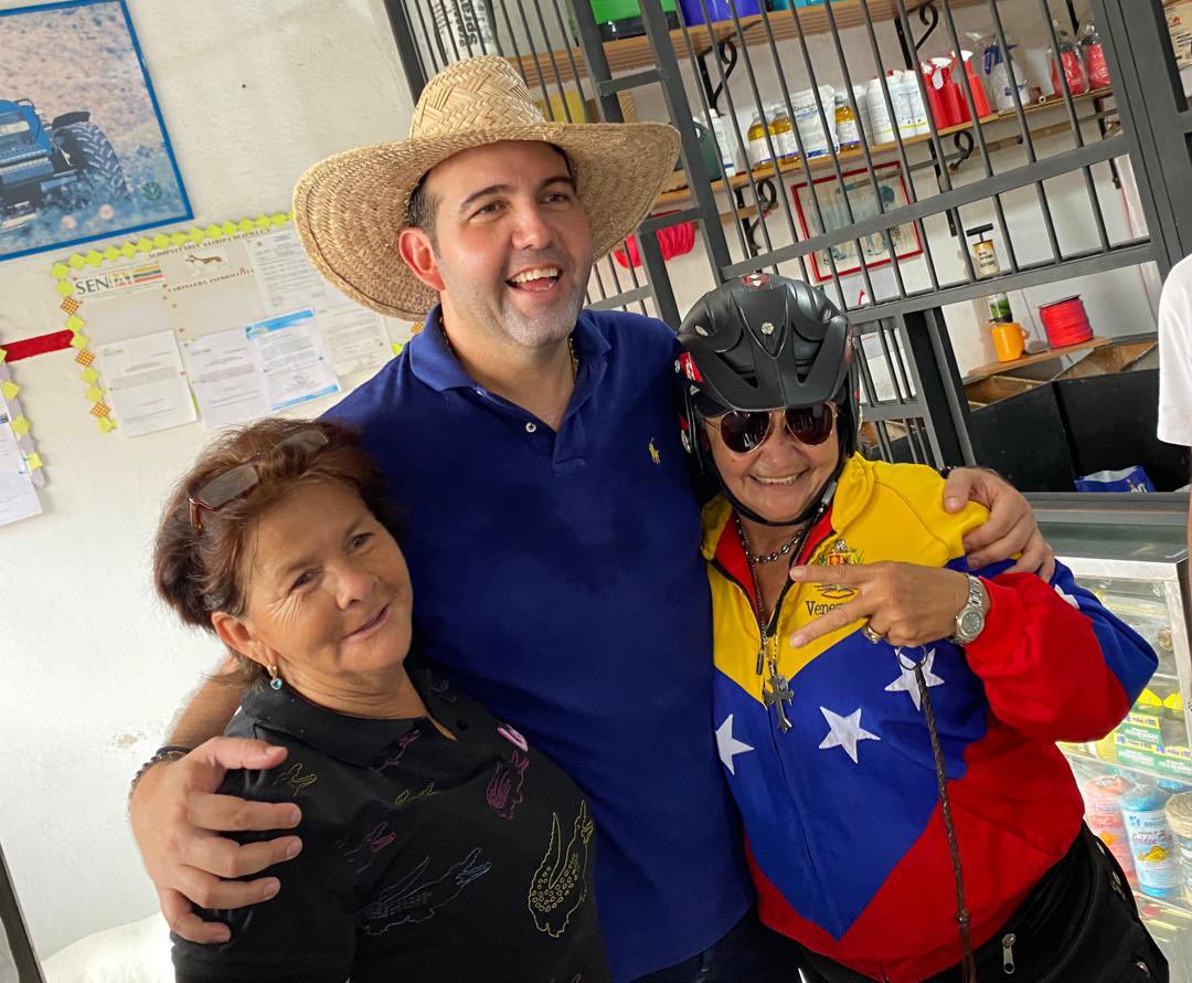 ¡Estamos en Carabobo!

Desde el Mcpio. Bejuma iniciamos nuestro recorrido este #28Sep, estamos convencidos que junto a nuestro pueblo vamos a recuperar la prosperidad para Venezuela. 

Este #22Oct salimos a GANAR y la responsabilidad es vencer por una Venezuela libre y de todos