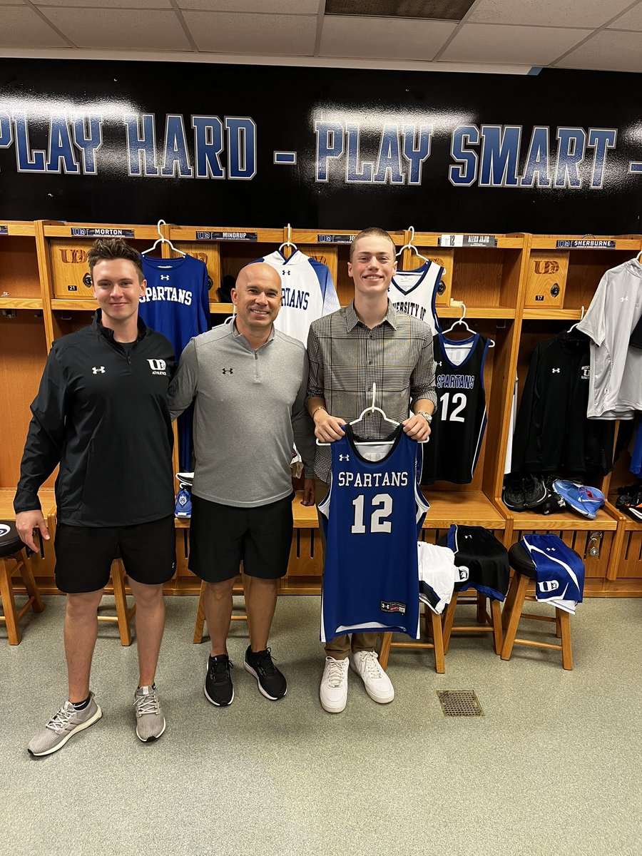 After a great visit at University of Dubuque I’m blessed to have received a offer from Coach Sieverding and Coach Bollis! @UDHoops @udbasketball @Ajbollis24 #FlySparty