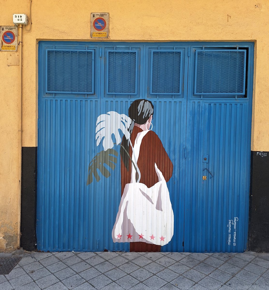 MolinaStreetArt's tweet photo. Art by Spanish Mònica Martínez in Salamanca, Spain (2021) #monicamartinez #lamolinastreetart | photo by me. https://t.co/KVnCMmwE8a