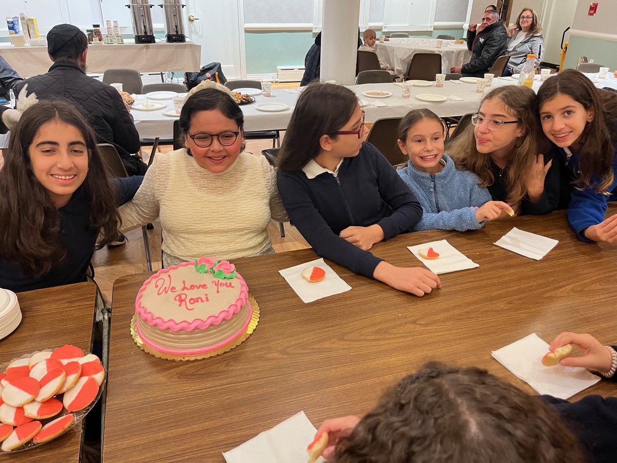 Today, the middle school joined Roni Refael and her family to give thanks for her good health as she completed her treatment! Roni benched Gomel (the blessing recited giving thanks to Hashem for coming through a trauma) in the shul.