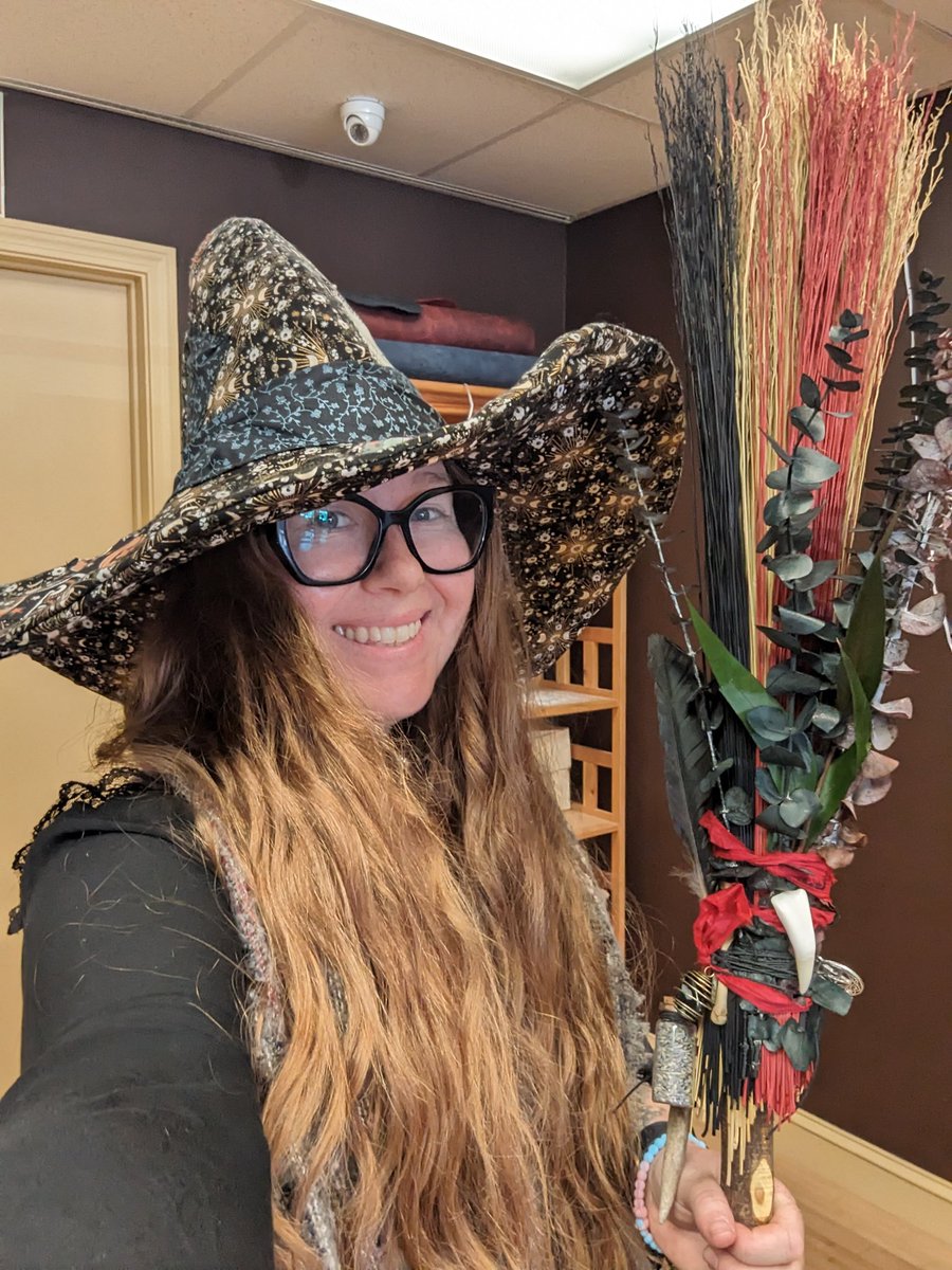AshesTerrible's tweet photo. I did a broom making class at the Witchery today!!! It was so much fun I'm so glad I got to do this 🥹
#witchery #broommaking #witchy #broom #spell https://t.co/MQsd00AoyB