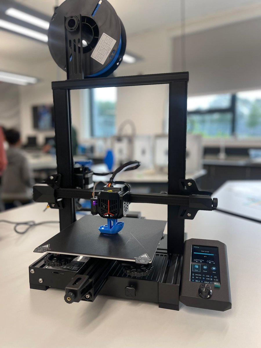 tauheedulboys's tweet image. Our Technology area where cutting edge technology is on show!
#LeadersofTomorrow #OpenEvening2023 #TIBHS #WeAreSTAR