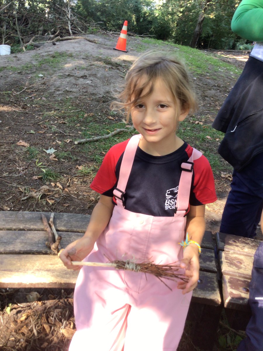 BSNJSV's tweet photo. @bsnjsv Fantastic cross school collaboration; the children made brooms in forest school, so we could use them for our story in Dutch! Heksje (Witch) Mimi heeft een hele stoute kat! #jsvy1 #jsvdutch #bsnlanguages  #langchat #mfltwitterati #languagelearning #forestschool https://t.co/UuG9Asxl21