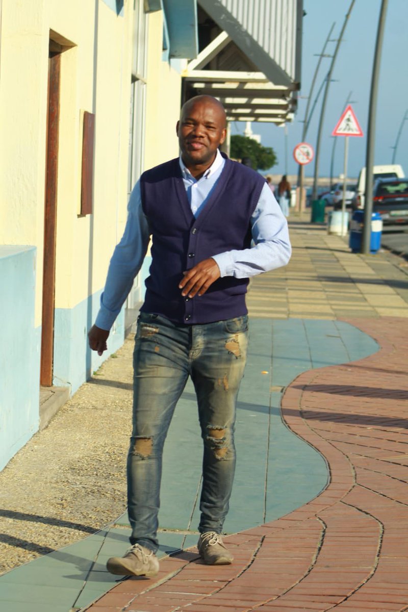 Walk by the beach.. Ooh what feeling.