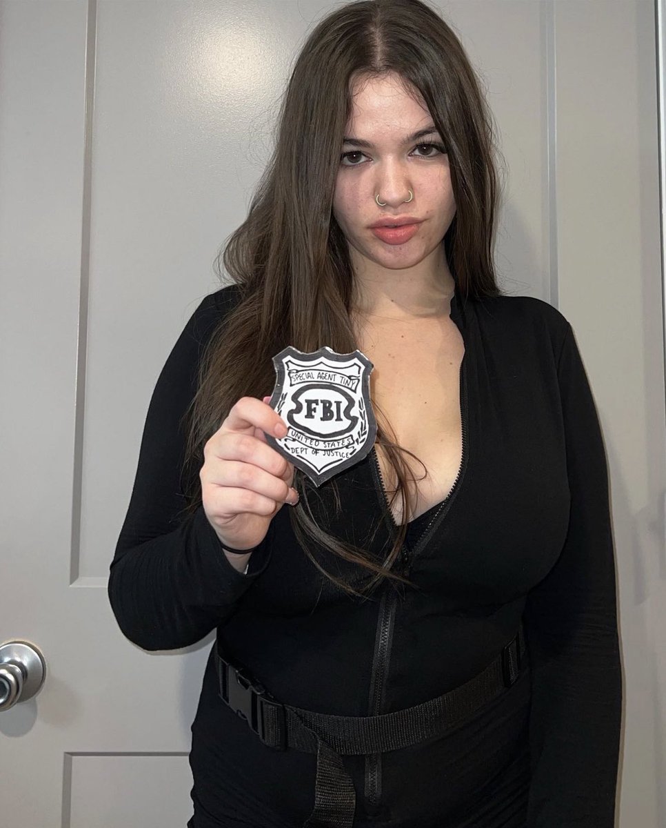 realagenttiny's tweet photo. you have the right to remain silent and let me get on top 

#nsfw_acc #nsfw_twt #nsfw #freaky #freak #horny #agenttiny https://t.co/Ybo4Z6X2OF