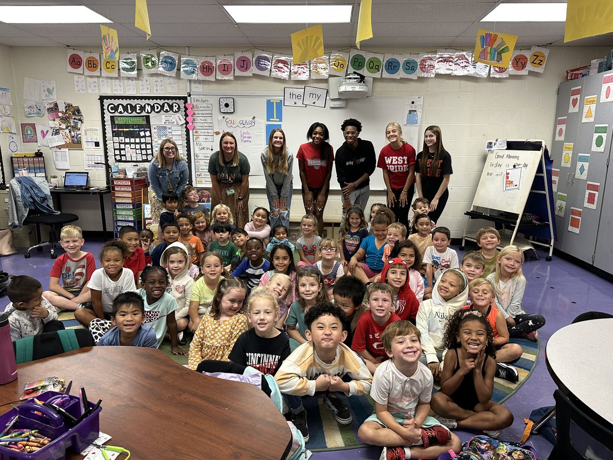 West ASL IV Ss kicked off their outreach hours with @beckelhymerKG class! Thank you <a href="/HeritageECS/">Heritage Early Childhood School</a> for welcoming us. These seniors had an amazing time. #whyWEsign/west <a href="/CincyASLJess/">Jessica Howell Frye</a> <a href="/FirebirdTweets/">FirebirdTweets</a> <a href="/cathylbella/">Cathy Bella</a> <a href="/lindsayellis21/">Lindsay Ellis</a> <a href="/LakotaDistrict/">LakotaLocalSchools</a> <a href="/FelWaldock/">Felicia {Schroeder} Waldock</a> <a href="/ASLMMCOR/">Monica Corcoran</a> <a href="/monblevens/">monica</a>