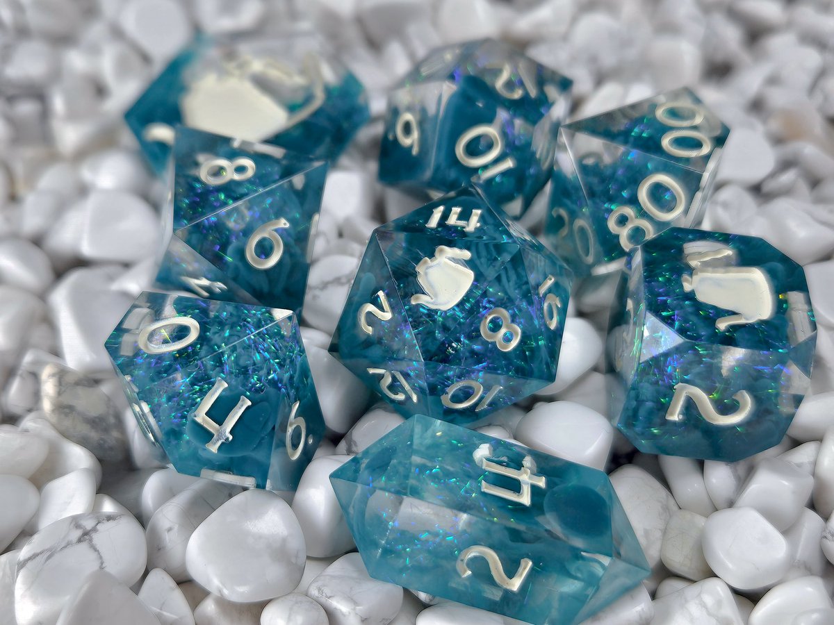 It's (Thursday + 3pm)

New dice dropped in the shop! 

Pourovergaming.etsy.com

#dice #handmadedice #dnddice #dungeonsanddragons #polyhedraldice #sharpedgedice #resinart