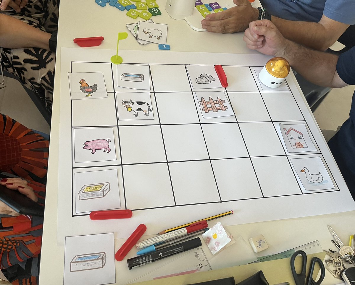 gemagersan's tweet photo. Comenzamos el curso con formación en Robótica educativa para primaria. Ceip. Torre Águila. @cheloky77 @emmagarciacabezas @jgrisalvo @josangiltejada @cprdemerida https://t.co/ortcMM8sX6