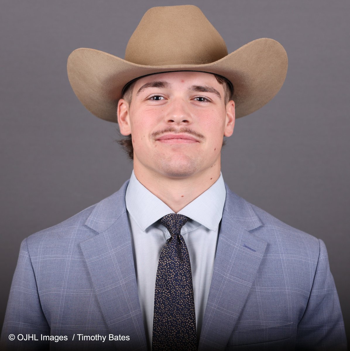 OJHLOfficial's tweet photo. At every showcase players display their individuality and have a little fun off the ice, this year's winner of the "headshot" photo was Matthew Green #19 of the Markham Royals. @MarkhamRoyals https://t.co/I6Yn2iy9S6