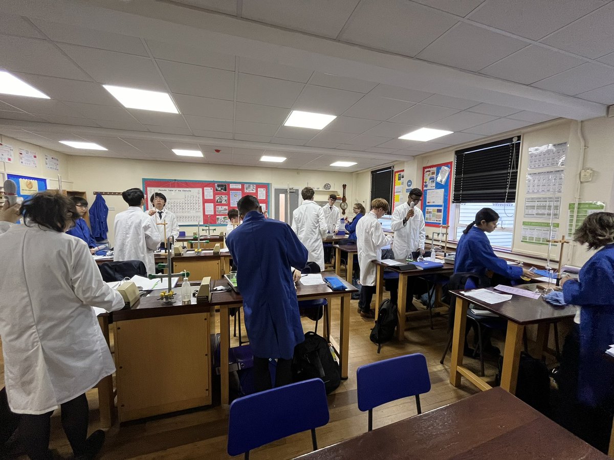 Yr12 Chemists in action. #happy #titration everyone.