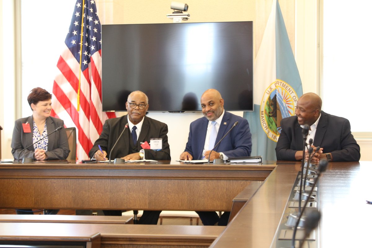 Shorter College tweet media