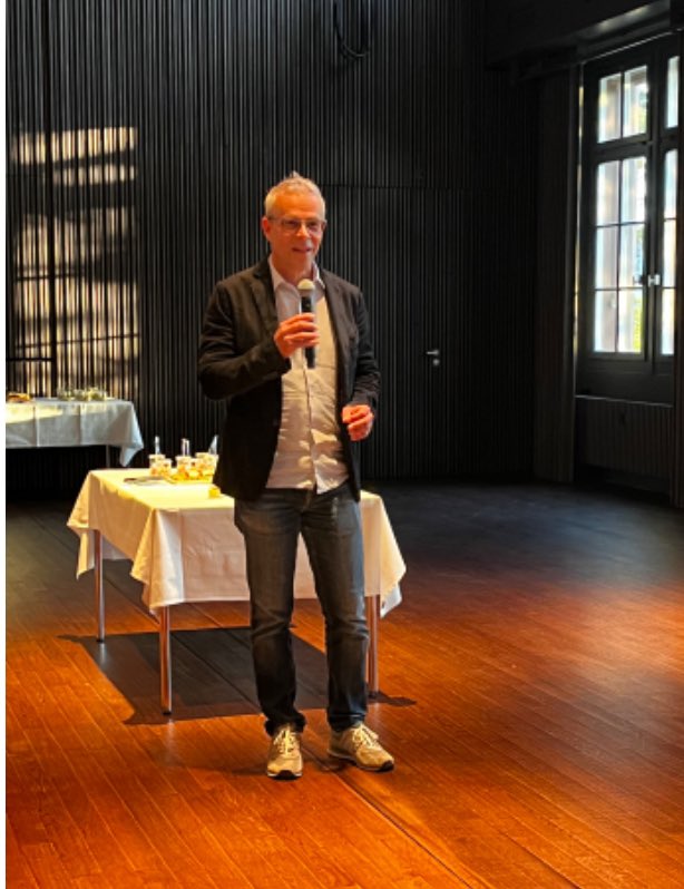 SwissPeaceHR's tweet photo. Congrats to @Swisspeace on its 35-yrs anniversary!
Tonight in Basel, AMB Simon Geissbühler thanked @SwissPeaceHR core partner #Swisspeace & its Director @lgoetschel for the impact-oriented & dynamic collaboration in #peace promotion and conflict resolution. https://t.co/yaxNb6sw1f