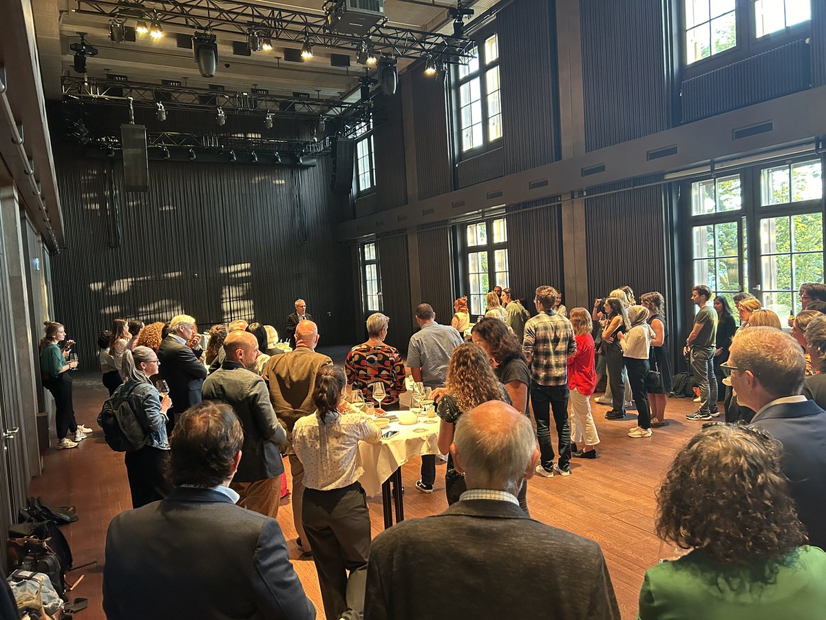SwissPeaceHR's tweet photo. Congrats to @Swisspeace on its 35-yrs anniversary!
Tonight in Basel, AMB Simon Geissbühler thanked @SwissPeaceHR core partner #Swisspeace & its Director @lgoetschel for the impact-oriented & dynamic collaboration in #peace promotion and conflict resolution. https://t.co/yaxNb6sw1f