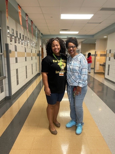 Volunteer Spotlight!!!! A huge thank you to parent volunteer, Ms. Guidry! She comes in each morning and helps to monitor our students before school and during breakfast! Thank you for your service, Ms. Guidry!