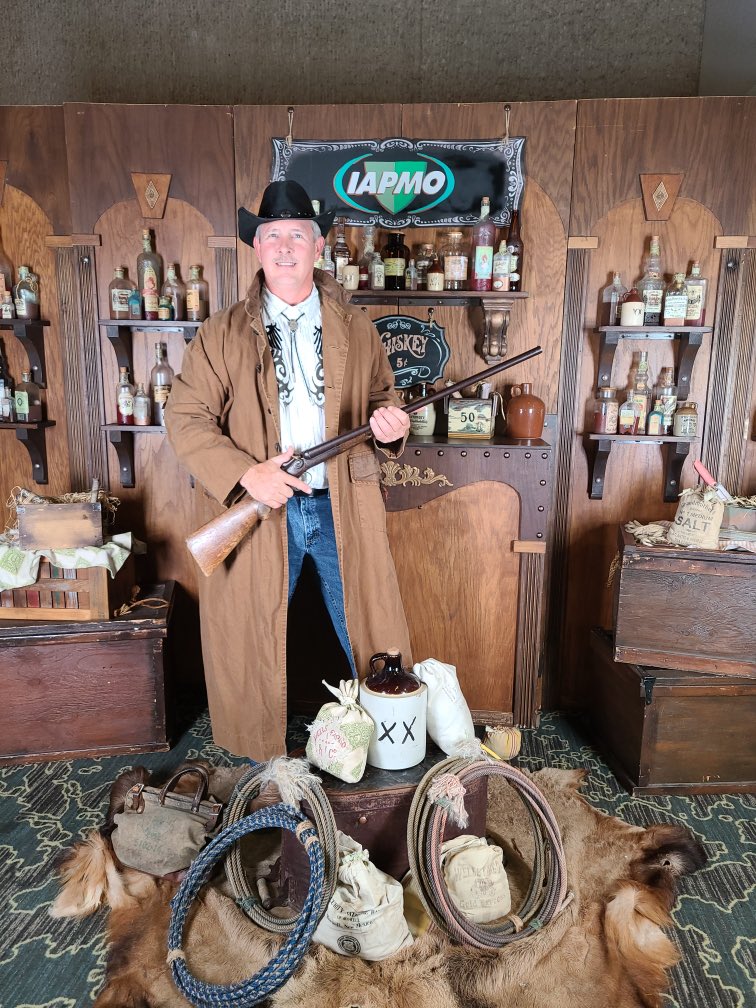djmasterpaul's tweet photo. More fun at the western themed welcome dinner
#iapmoconf23
#asseam23
#arcsa23
#digdeep
#iwsh https://t.co/aIRFTfBWb6