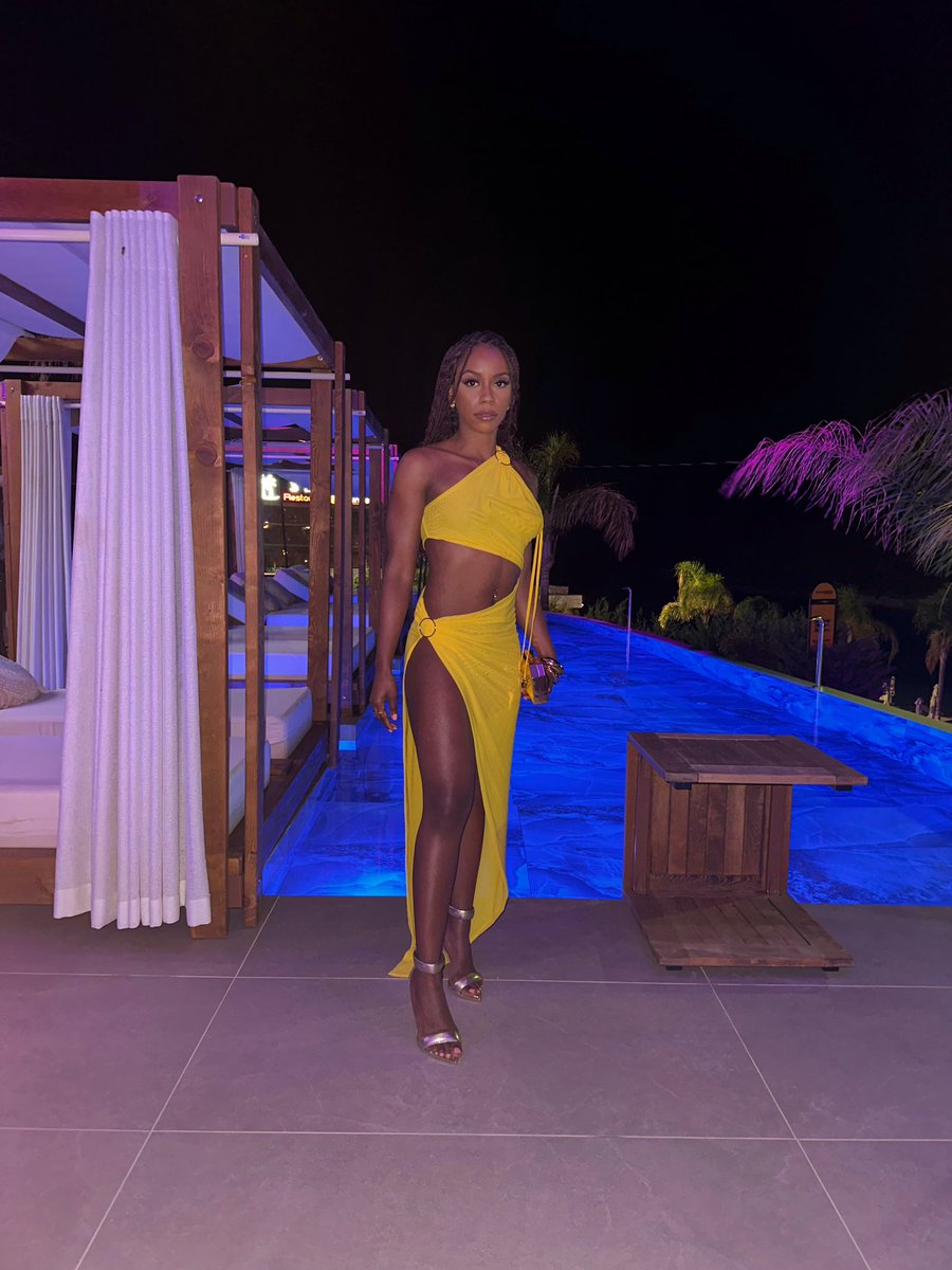 christabelleja's tweet photo. Fav bday look so far 💛 https://t.co/9U6OvmqNsW