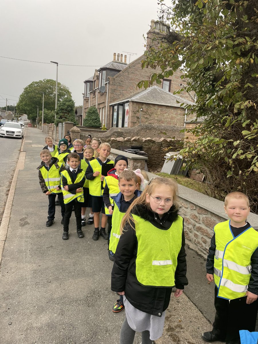 CrudenHatton's tweet image. P2.3 and P1.2 out on a community walk this afternoon consolidating our learning of Hatton in the past and present, looking at and surveying the different types of houses in our community! #ontracklearners #interdisciplinarylearning ✅📚🚶‍♀️