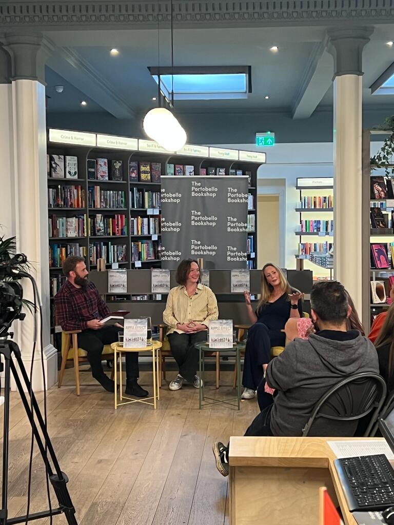 A lovely evening spent celebrating publication day for The Ripple Effect by @AnnaDeacon and @vicky_allan down by the sea @PortyBooks! 🌊 Thanks for chairing @GetAfterItNashy!