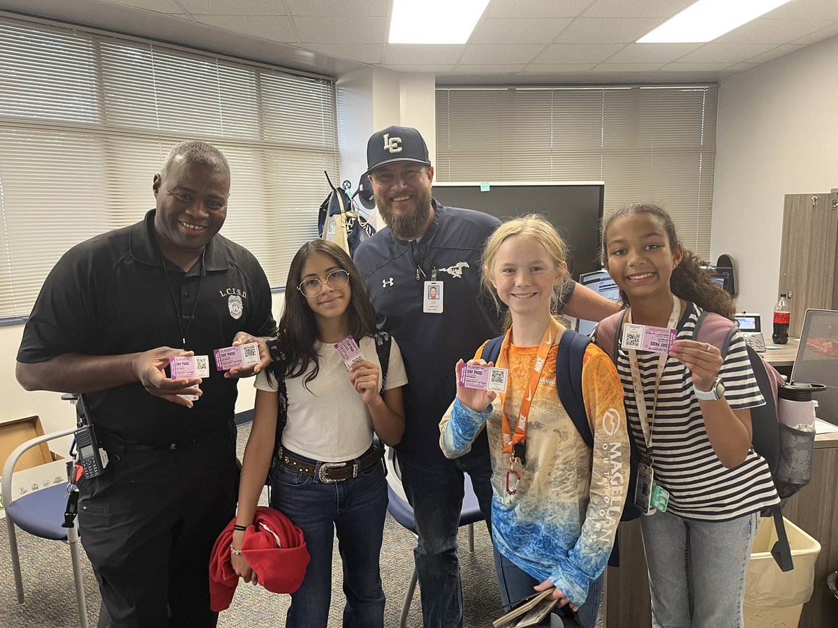 Congratulations to the winners of the PBIS Fort Bend County Ticket Giveaway! Thank you for modeling the 3(Rs) Ready, Respectful, and Responsible! <a href="/GregTielke/">Greg Tielke</a> <a href="/Dr_BWatson/">Dr. Brent Watson</a> <a href="/CRFields/">Chamekia R Fields</a> <a href="/PabloVenturini1/">Pablo Venturini</a> #OneDirection #OnePurpose