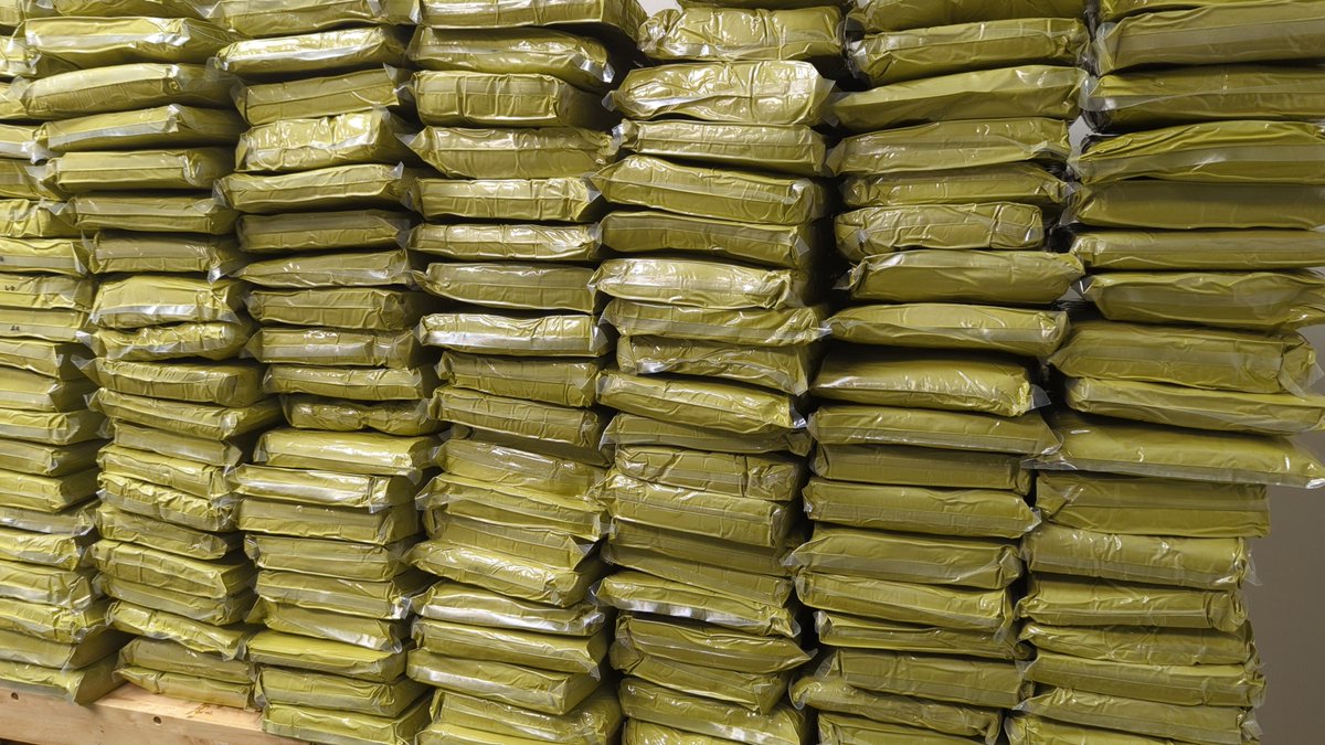 socratickratom's tweet photo. All powders and capsules FINALLY back in stock after the most agonizing delay we've experienced in the past couple of years. One of the challenges of doing true #smallbatchkratom, I suppose. Grateful that #kratom consumers are an understanding and adaptable group! #tampakratom https://t.co/LqP4gOIJOQ