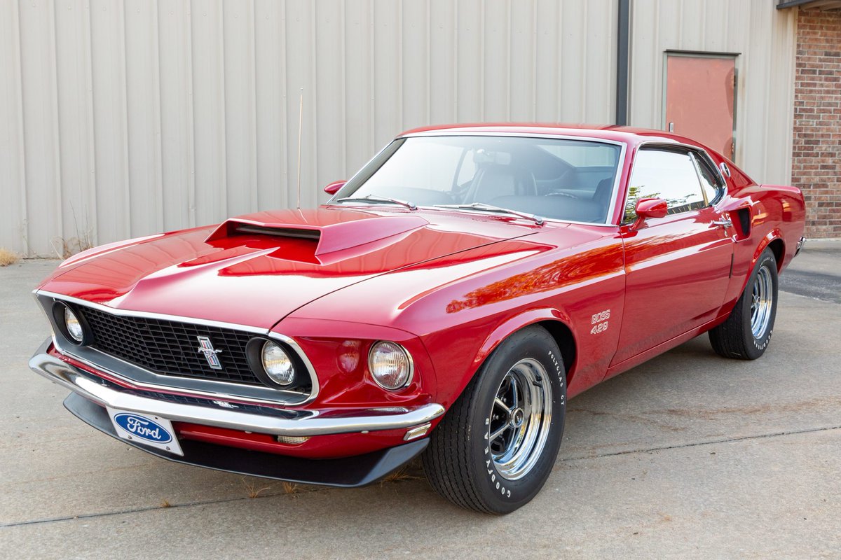 MAfzaal53596767's tweet photo. 1969 Ford Mustang Boss 429
#1969s #ford #mustang #boss #429ci #v8 #375hp #429ci #fordmustang #mustanggt #vintage #class #king #60s #oldisgold #mach1 #red #black #beauty #fourspeed #manualtransmission #deluxe https://t.co/uuMEKWwC4C
