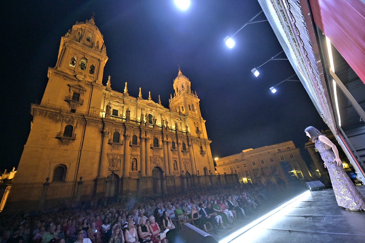 JAEN, el Teatro Real  viene a disfrutar de Jaén... bienvenidos, gracias !!!