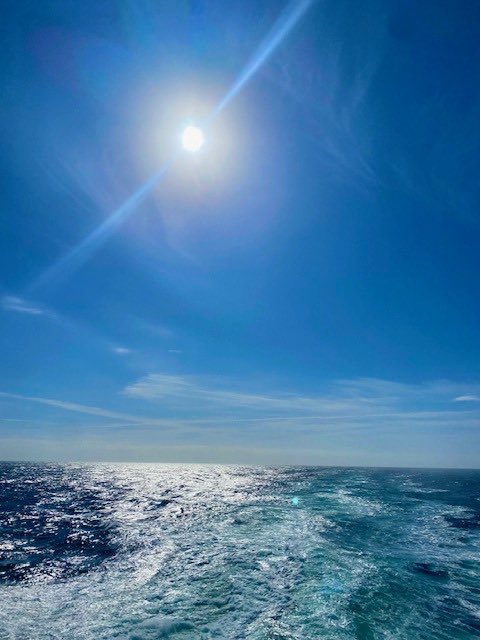 LynnParsonsUK's tweet photo. Thank You to Our Cornwall Correspondents on the #EveningShow @magicfm for sharing this Magnificent #BeautifulBlue #WindowOnYourWorld 💙🙏 https://t.co/VgFcbdXWuE