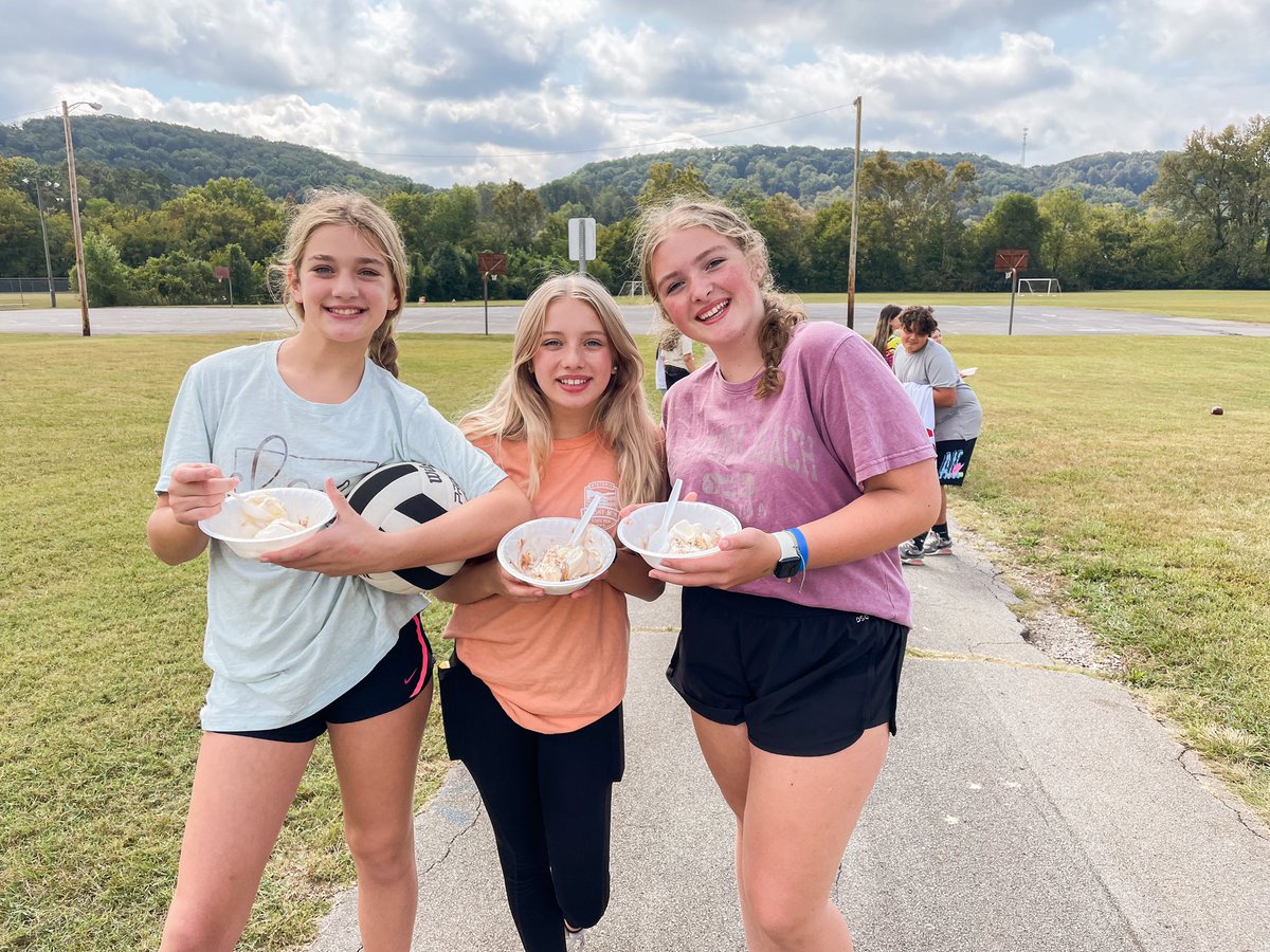 MsFuquasClass's tweet image. And the winner is….
Amicitia earned the most points for the first term!  Today the members of the #HouseOfFriendship enjoyed an ice cream party and extra recess!  💙#6thGrade #HouseSystem @RMSortn