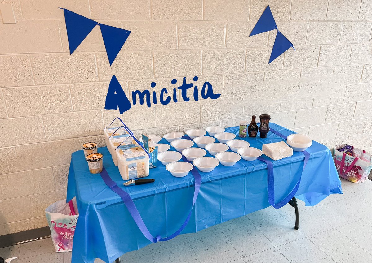 MsFuquasClass's tweet image. And the winner is….
Amicitia earned the most points for the first term!  Today the members of the #HouseOfFriendship enjoyed an ice cream party and extra recess!  💙#6thGrade #HouseSystem @RMSortn