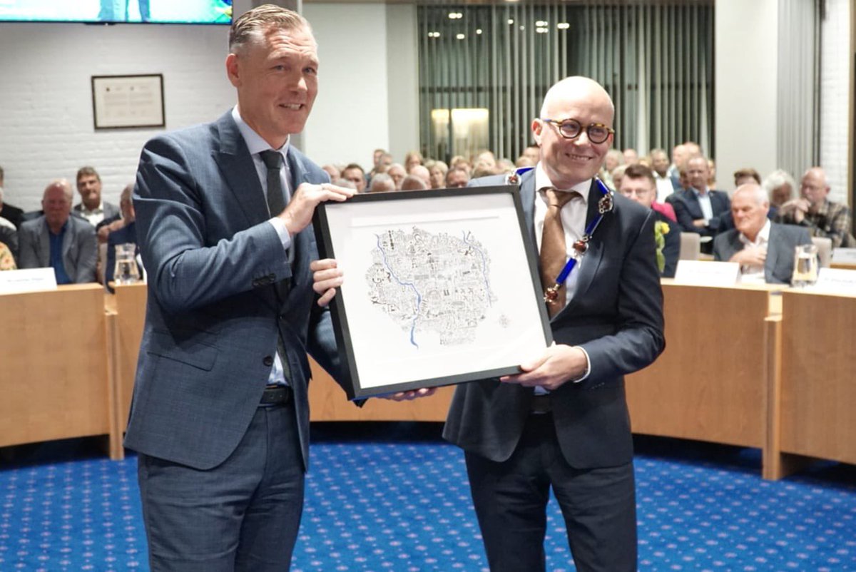 Feestelijke installatie van Anko Postma als de nieuwe burgemeester van <a href="/Gem_Tubbergen/">Gemeente Tubbergen</a> Mijn hartelijke felicitaties voor hem en zijn gezin en voor gemeentebestuur  <a href="/RaadTubbergen/">RaadTubbergen</a> en inwoners. 
Een goede tijd samen!