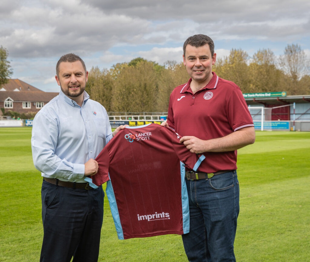 TAUNTON TOWN 🤝 LANCER SCOTT 🦚👊

We are delighted to welcome <a href="/LancerScottLtd/">Lancer Scott Ltd</a> as a new sponsor to the club!

They have agreed a two year deal to sponsor the back of the home and away shirt from this season

Read more about it here ▶️ ttfc.uk/Welcome-Lancer…

#UpThePeacocks 🦚