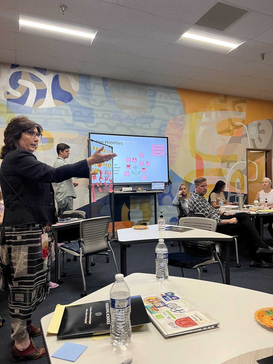 DrOsman_EDU's tweet photo. Thank you @sausdarts for allowing me to be a part of the Design Thinking cohort with @askmsq 💡 Excited to continue these rich conversations that keep us all moving forward as a district 💪 #wearesausd #creativityisnotoptional @SantaAnaUSD https://t.co/dPGH7l01VN