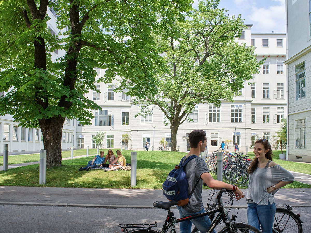 We are hiring a Senior Biomedical Data Scientist for our lab at CeMM &amp; the Medical University of Vienna. This is a senior staff position within the Bock Lab (bioinformatics, single-cell, CRISPR, cancer), with tenure-track option via <a href="/MedUni_Wien/">MedUni Wien</a>. Details: medical-epigenomics.org/files/Senior_B…