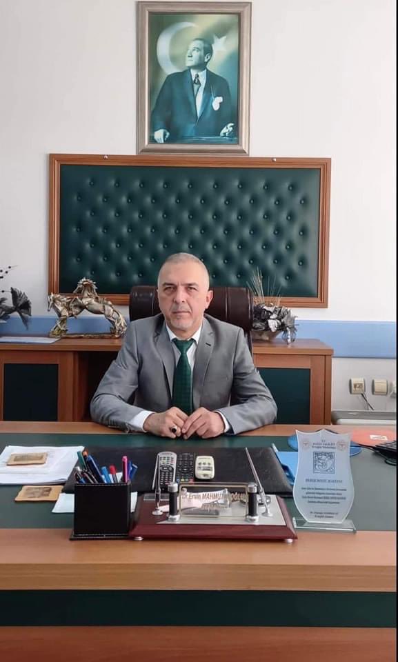 Hatay/Erzin Devlet hastanesi Başhekimi Ersin MAHMUTOĞLU’nun vefat ettiğini öğrendim.

Kendisine yüce rabbimden rahmet, yakınlarına, sevdiklerine ve tüm sağlık camiasına başsağlığı dilerim.