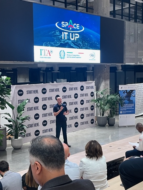 Consul General of Italy in Houston Mauro Lorenzini attended '𝙎𝙋𝘼𝘾𝙀 𝙄𝙏 𝙐𝙋' 𝘼𝙚𝙧𝙤𝙨𝙥𝙖𝙘𝙚 𝘼𝙘𝙘𝙚𝙡𝙚𝙧𝙖𝙩𝙞𝙤𝙣 𝙋𝙧𝙤𝙜𝙧𝙖𝙢, Italian Startup presentations with Italian Trade Agency and special guest @astro_luca