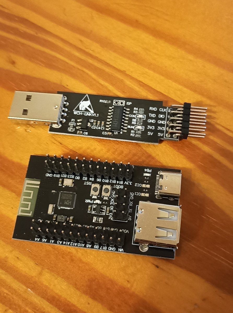 Also got this in the mail, #CH582M with USB-A. The CH582M #RISCV #MCU features two USB host ports, so USB-A can be used for keyboards, USB sticks, etc. 

#hardware #coding #tech #Microcontroller #DevelopmentBoard #EmbeddedSystems