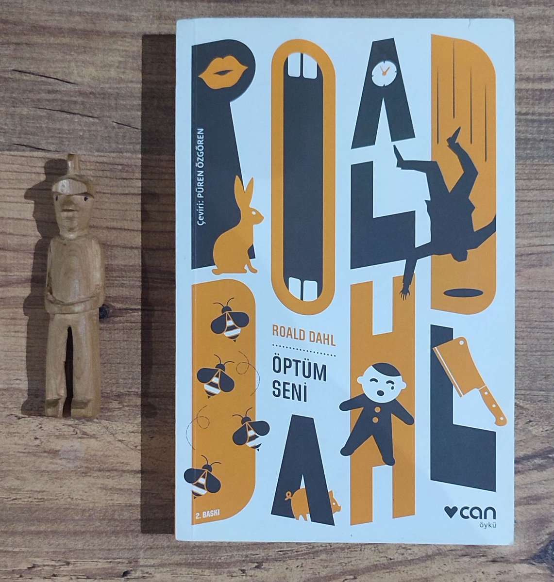 Geceye bir öneri bırakmak istiyorum: Roald Dahl - Öptüm Seni. 

Neredeyse hiç görmedim bu mecrada. Müthiş bir öykü kitabı. 

Çeviri: Püren Özgören (<a href="/purenoz/">Püren Özgören</a>)