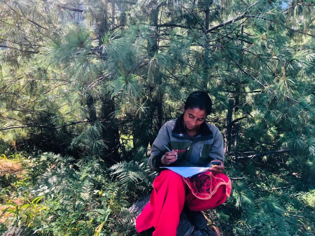 Forest Guardian, Kalpana Rokaya, writing down data while monitoring red panda habitat in Dolpa District. 🇳🇵 🐾

Thank you @Kolmarden for sponsoring Kalpana and supporting sustainable livelihoods for local women! #ThankfulThursday #kolmarden #EmbraceEquity #RedPanda #conservation