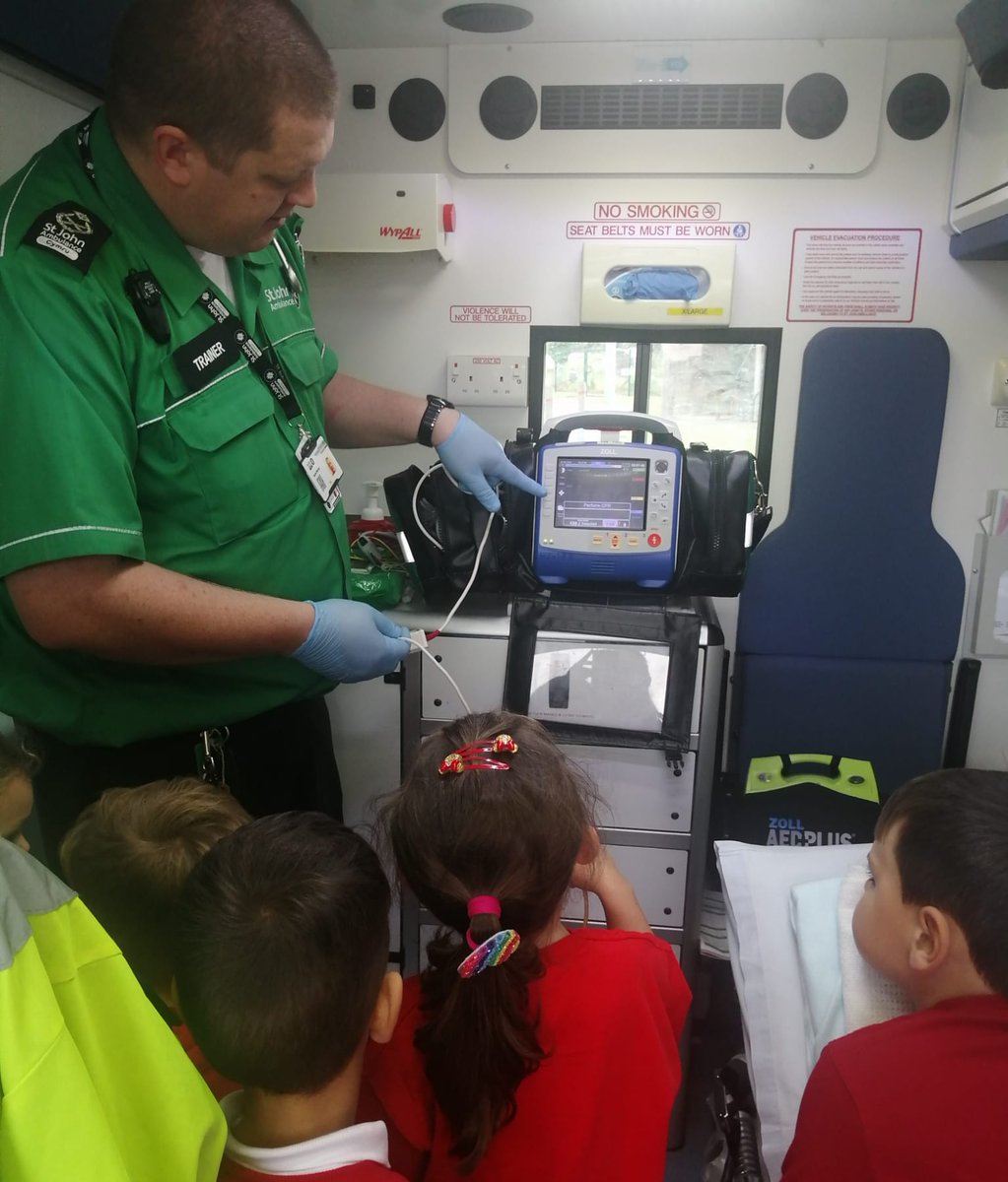RogietPrimary's tweet photo. Another fabulous day with @SJACymru, this time for #rpsdosbarthderbyn and #rpsdosbarth2. Diolch @SJAC_Daz for providing such a brilliant and important experience.
Please support the amazing work of St.John's Ambulance service by donating: https://t.co/u2xGsagz97 https://t.co/LJT8nizMNw